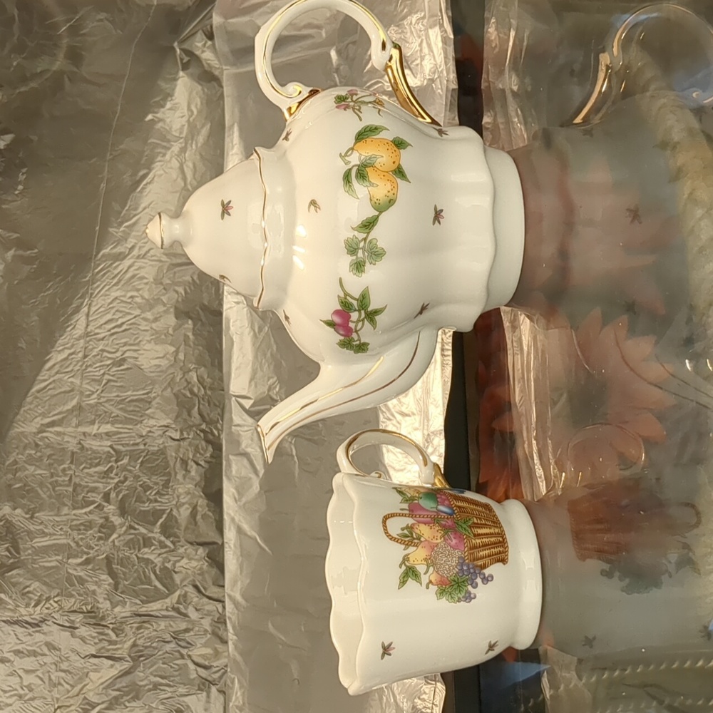 Fruit Porcelain Tea For One - Picture 3 of 4